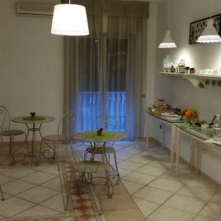 B&B Aminei Metro เนเปิลส์ ภายนอก รูปภาพ